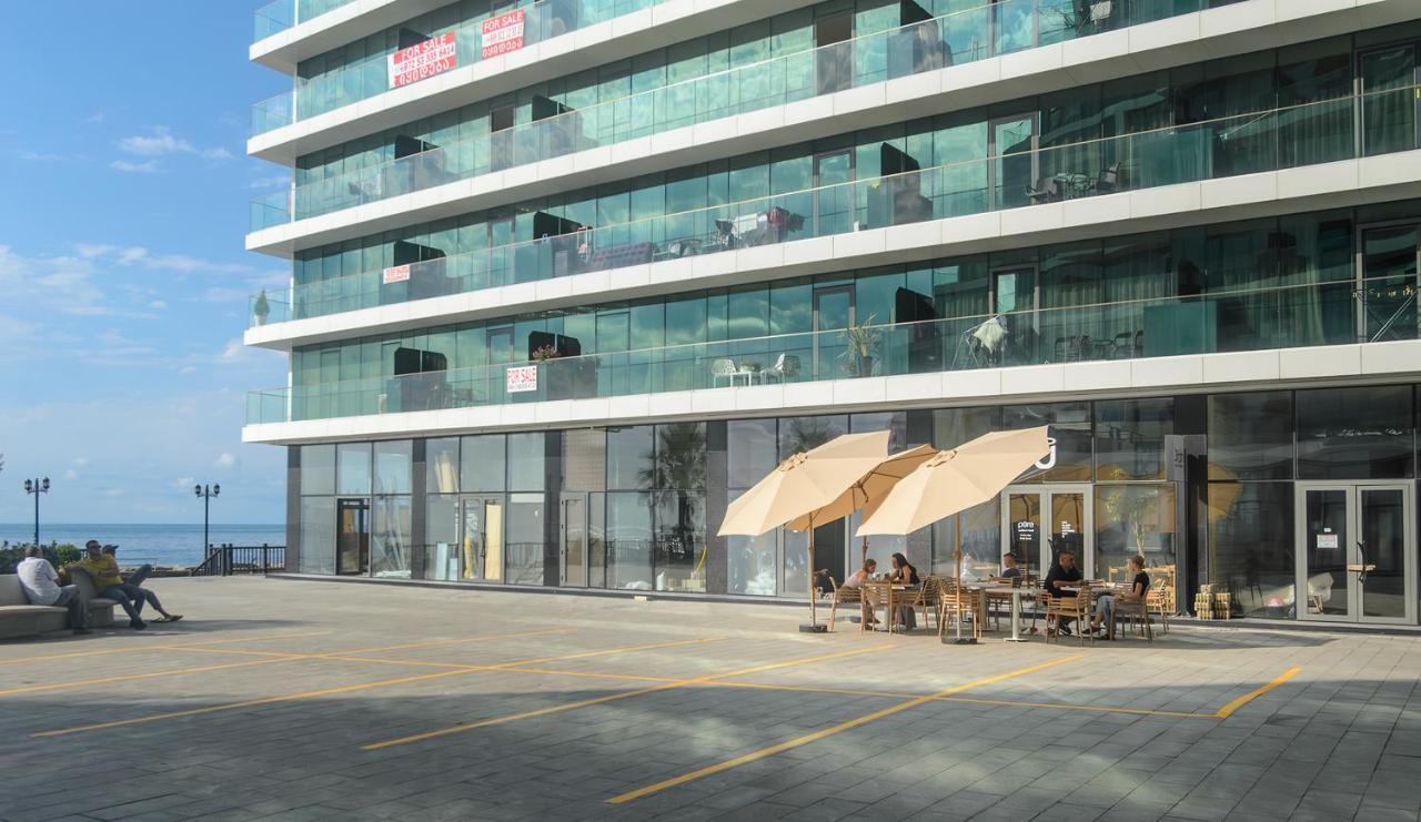 Beachfront View By Globalstay Apartment