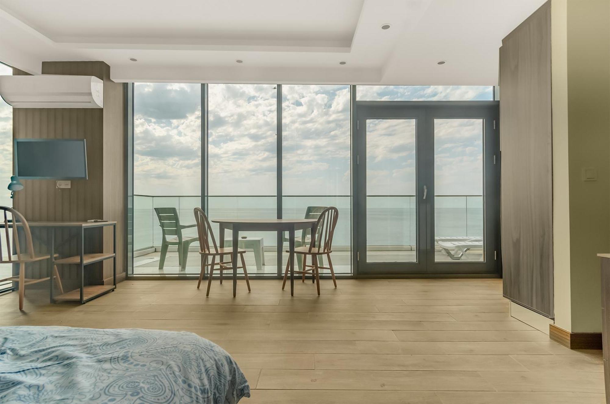 Apartment Beachfront View By Globalstay *