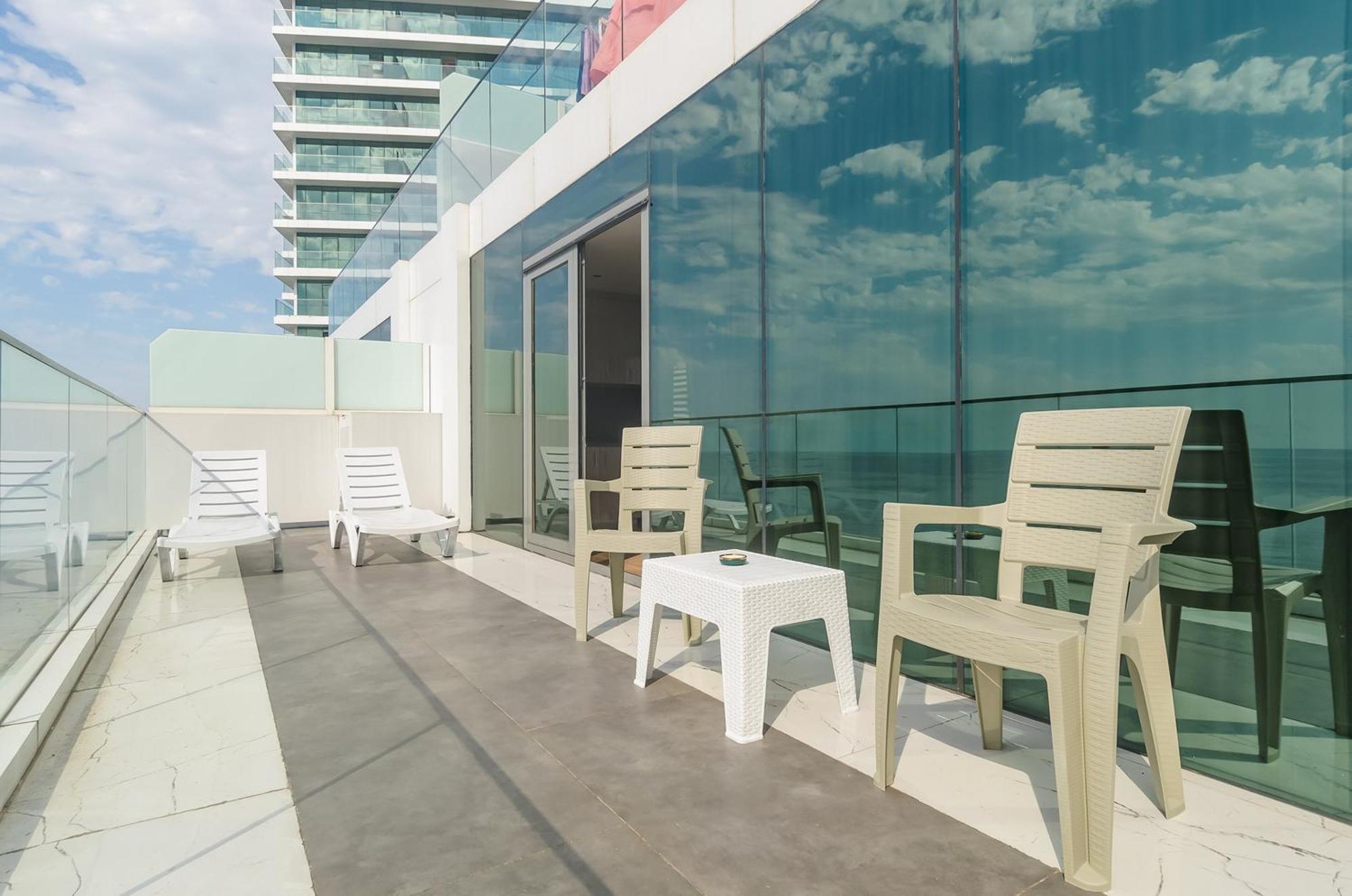 Beachfront View By Globalstay *